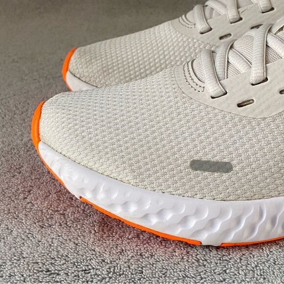 Nike Shoes Womens 9.5 White Revolution 5 Running Athletic Sneakers BQ3207-007 - Picture 7 of 11